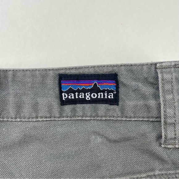 Patagonia Women's Gray Cargo Shorts - Picture 3 of 5